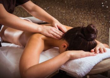 How to Massage the Back: 3 Steps to Relaxing